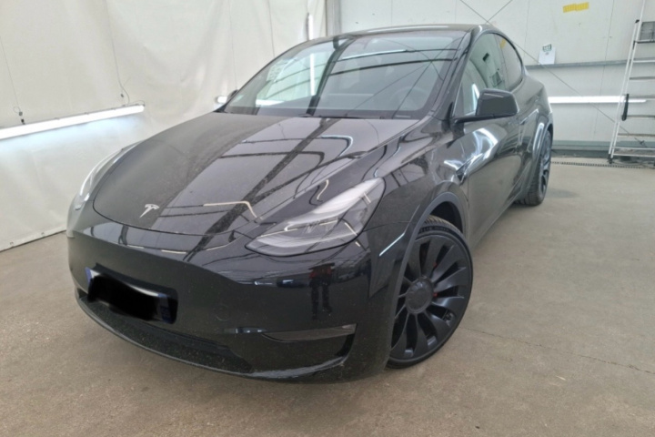 TESLA MODEL Y