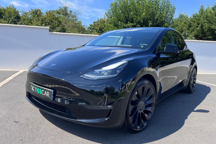 TESLA MODEL Y
